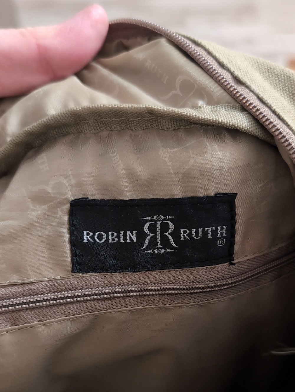 Robin Ruth Amsterdam Crossbody - Picture 8 of 9